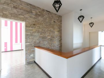 Venta Casa de 4 ambientes Ubicada en Country Terravista, Zona Oeste.