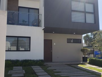 VENTA DE CASAS EN HACIENDA CARLOTA CORREGIDORA