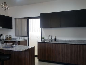 CASAS EN VENTA EN CORREGIDORA EN HACIENDA CARLOTA CON RECAMARA EN PB