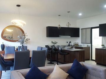 CASAS EN VENTA EN CORREGIDORA EN HACIENDA CARLOTA CON RECAMARA EN PB