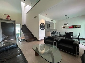 CASA EN VENTA EN EL URO