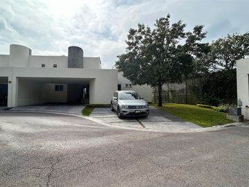 CASA EN VENTA EN EL URO