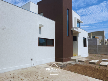 Casa en Venta en Santa Filomena / Parque Las Brisas