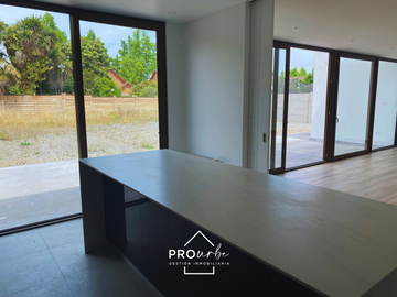 Casa en Venta en Santa Filomena / Parque Las Brisas