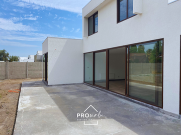 Casa en Venta en Santa Filomena / Parque Las Brisas