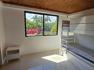 CASA FRENTE A LAGUNA EN CANCUN 4 RECAMARAS COLDWELL BANKER