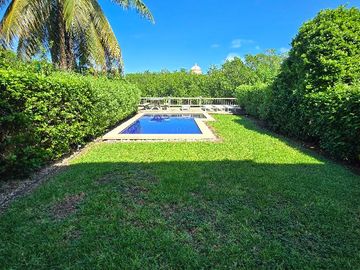 CASA FRENTE A LAGUNA EN CANCUN 4 RECAMARAS COLDWELL BANKER