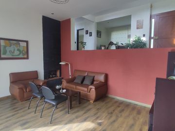 A 10 minutos de Guayllabamba, Venta casa moderna a en ambiente campestre