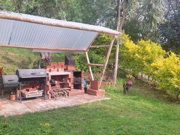 A 10 minutos de Guayllabamba, Venta casa moderna a en ambiente campestre