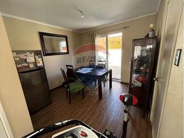 Casa esquina de 2 pisos