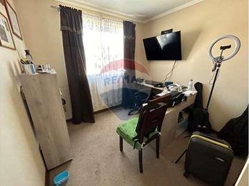 Casa esquina de 2 pisos