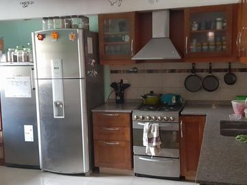 Casa en venta - 3 Dormitorios 2 Baños - Cochera - 260Mts2 - Merlo Oeste