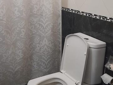 Casa en venta - 3 Dormitorios 2 Baños - Cochera - 260Mts2 - Merlo Oeste