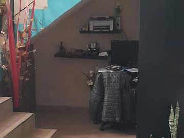 Casa en venta - 3 Dormitorios 2 Baños - Cochera - 260Mts2 - Merlo Oeste