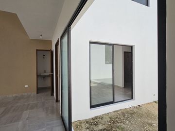 CASA EN PRIVADA  A 500 METROS DE PERIFERICO CON HABITACION EN PLANTA BAJA.