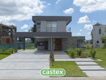 Casa de 4 dormitorios en venta en Terralagos Canning