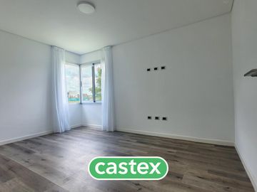 Casa de 4 dormitorios en venta en Terralagos Canning