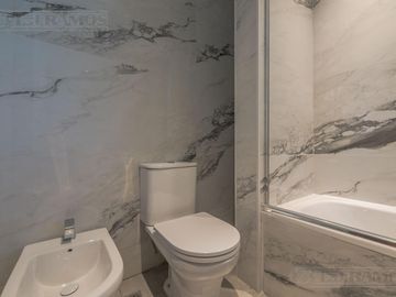 Casa  a estrenar al agua con 4 dormitorios en venta en El Yacht - Nordelta
