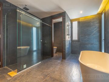 Casa  a estrenar al agua con 4 dormitorios en venta en El Yacht - Nordelta