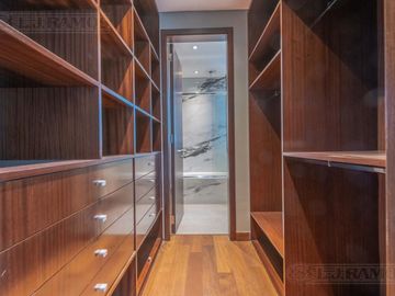 Casa  a estrenar al agua con 4 dormitorios en venta en El Yacht - Nordelta