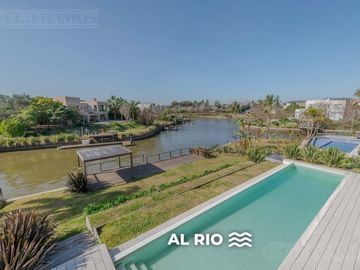 Casa  a estrenar al agua con 4 dormitorios en venta en El Yacht - Nordelta