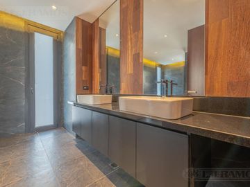 Casa  a estrenar al agua con 4 dormitorios en venta en El Yacht - Nordelta