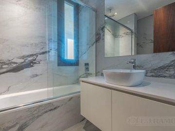 Casa  a estrenar al agua con 4 dormitorios en venta en El Yacht - Nordelta