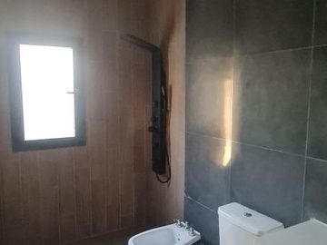 Casa en venta - 3 Dormitorios 3 Baños - Cochera - 579Mts2 - Pilar del Este