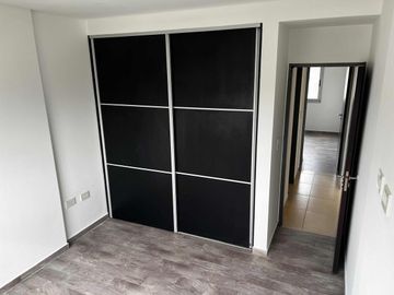 Departamento en venta - 2 Dormitorios 1 Baño - Cochera - 65Mts2 - Monte Grande, Esteban Echeverría