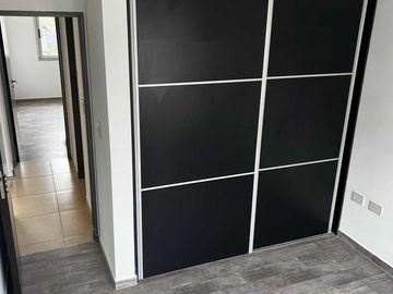 Departamento en venta - 2 Dormitorios 1 Baño - Cochera - 65Mts2 - Monte Grande, Esteban Echeverría