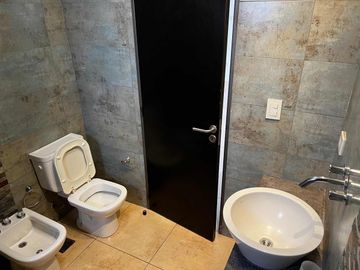 Departamento en venta - 2 Dormitorios 1 Baño - Cochera - 65Mts2 - Monte Grande, Esteban Echeverría