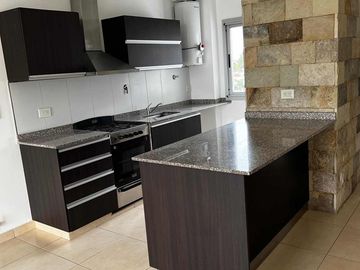 Departamento en venta - 2 Dormitorios 1 Baño - Cochera - 65Mts2 - Monte Grande, Esteban Echeverría