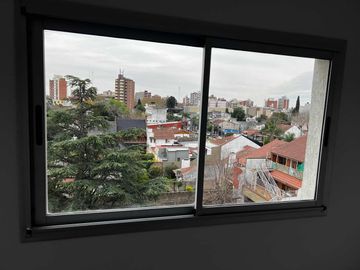 Departamento en venta - 2 Dormitorios 1 Baño - Cochera - 65Mts2 - Monte Grande, Esteban Echeverría