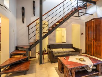 Casa en venta - 5 ambientes - cochera - Villa Pueyrredon