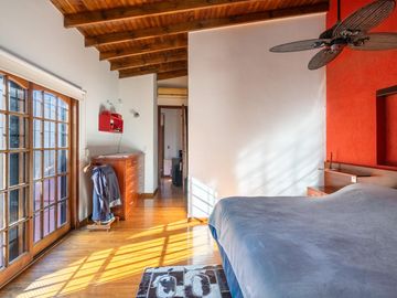 Casa en venta - 5 ambientes - cochera - Villa Pueyrredon