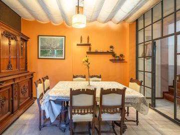 Casa en venta - 5 ambientes - cochera - Villa Pueyrredon