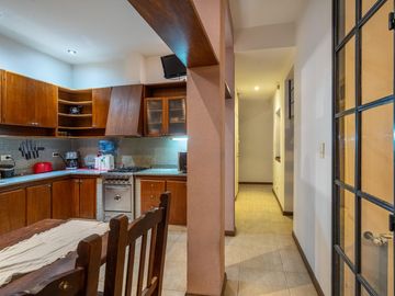 Casa en venta - 5 ambientes - cochera - Villa Pueyrredon