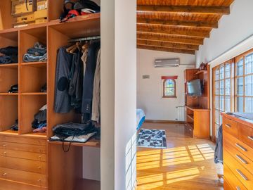 Casa en venta - 5 ambientes - cochera - Villa Pueyrredon