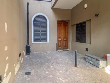 Casa en venta - 5 ambientes - cochera - Villa Pueyrredon