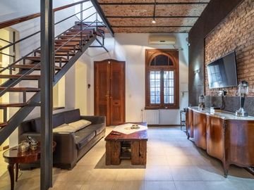 Casa en venta - 5 ambientes - cochera - Villa Pueyrredon