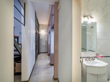 Casa en venta - 5 ambientes - cochera - Villa Pueyrredon