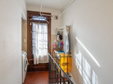 Casa en venta - 5 ambientes - cochera - Villa Pueyrredon
