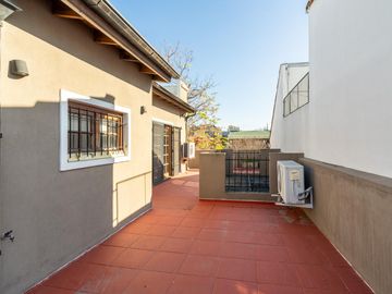 Casa en venta - 5 ambientes - cochera - Villa Pueyrredon