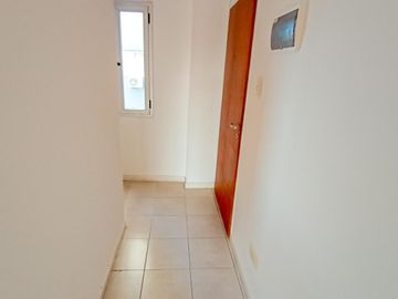 Venta  Departamento en Lanús Este 2 ambientes con balcón al contrafrente