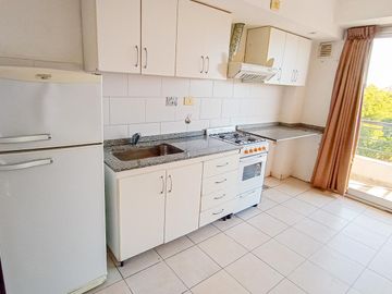 Venta  Departamento en Lanús Este 2 ambientes con balcón al contrafrente