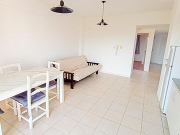 Venta  Departamento en Lanús Este 2 ambientes con balcón al contrafrente