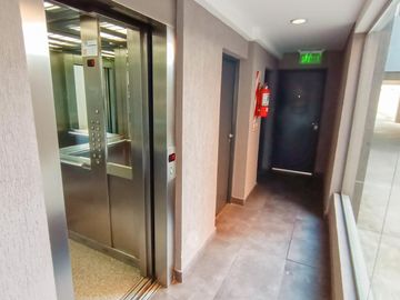 Venta  Departamento en Lanús Este 2 ambientes con balcón al contrafrente