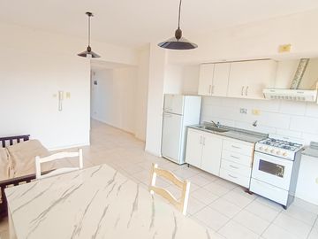 Venta  Departamento en Lanús Este 2 ambientes con balcón al contrafrente