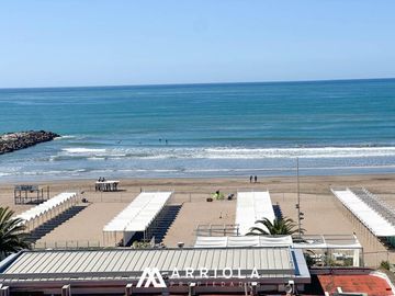 Dpto 3 amb. totalmente externo. Playa Grande