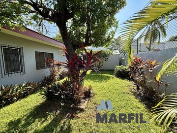 Casa en Venta de 1 Piso en Jardines de las Lomas Zona Norte de Colima